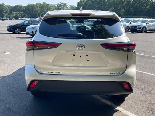 2021 Toyota Highlander LE