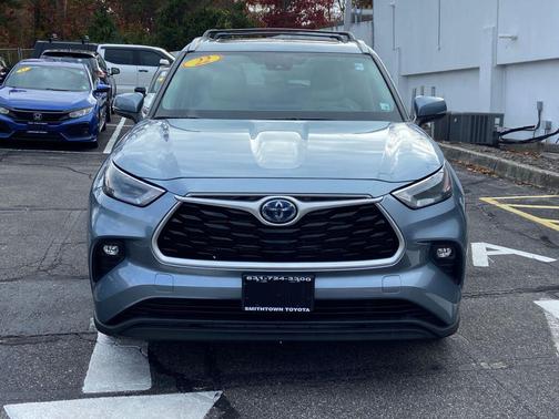 2022 Toyota Highlander Hybrid XLE