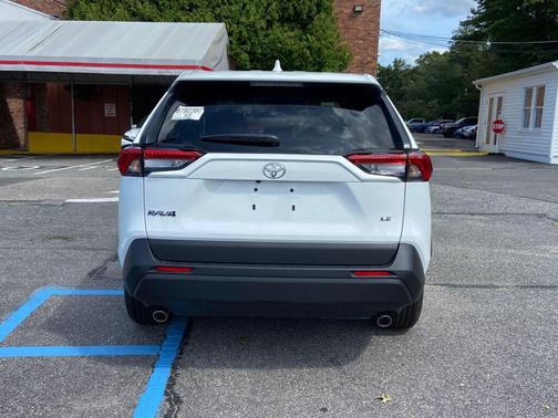 2025 Toyota RAV4 LE