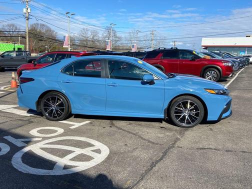 2023 Toyota Camry SE