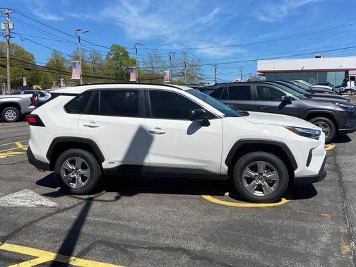 2025 Toyota RAV4 Hybrid LE