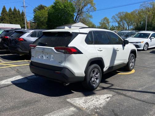 2025 Toyota RAV4 Hybrid LE