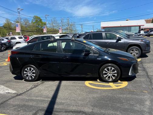 2021 Toyota Prius Prime LE