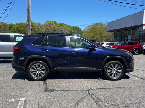 2020 Toyota RAV4 XLE Premium