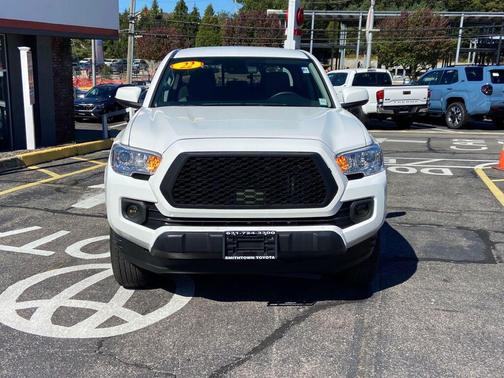 2022 Toyota Tacoma SR