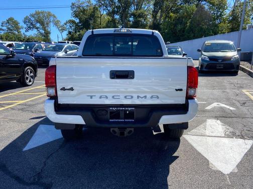 2022 Toyota Tacoma SR