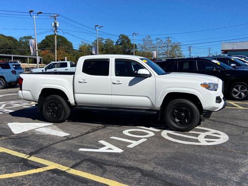 2022 Toyota Tacoma SR
