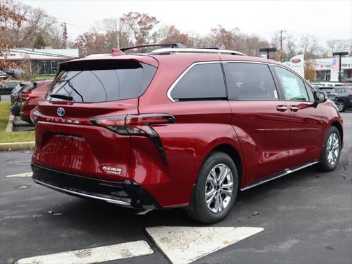 2022 Toyota Sienna Platinum 7 Passenger