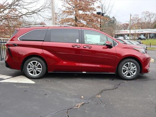 2022 Toyota Sienna Platinum 7 Passenger
