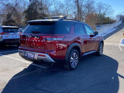 2024 Nissan Pathfinder SL 4WD