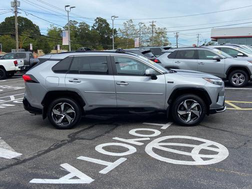 2024 Toyota RAV4 Prime SE