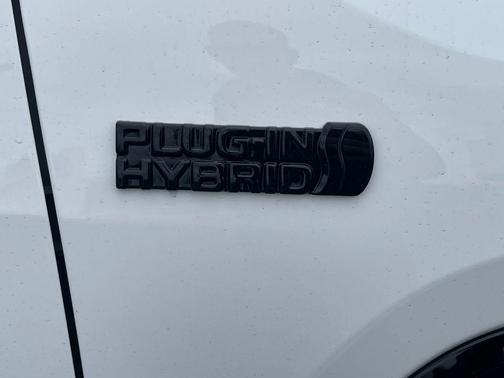 Ice Cap 2023 Toyota RAV4 Prime SE
