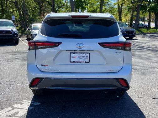 White 2026 Toyota Highlander Hybrid Limited