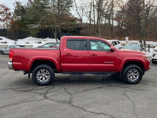 2016 Toyota Tacoma SR