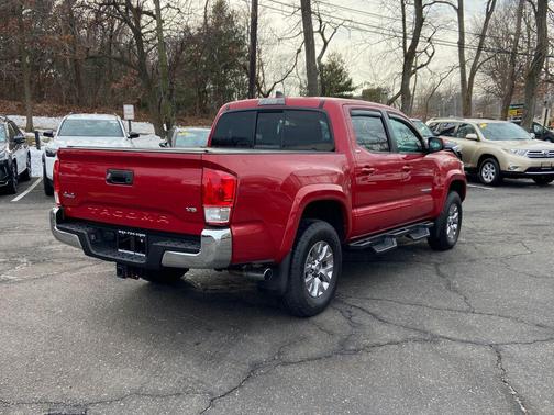 2016 Toyota Tacoma SR