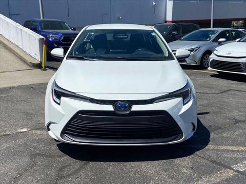 2025 Toyota Corolla Hybrid LE