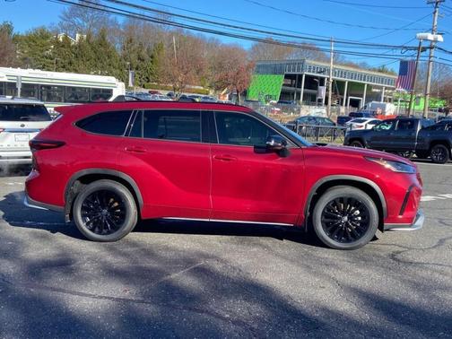 RED 2025 Toyota Highlander XSE