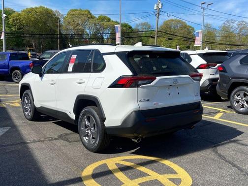 2025 Toyota RAV4 Hybrid LE