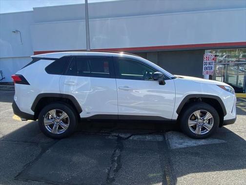 2025 Toyota RAV4 Hybrid LE
