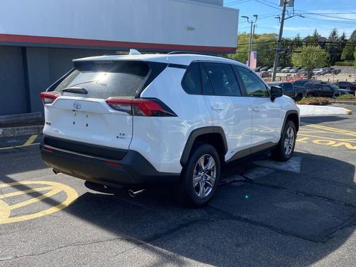2025 Toyota RAV4 Hybrid LE