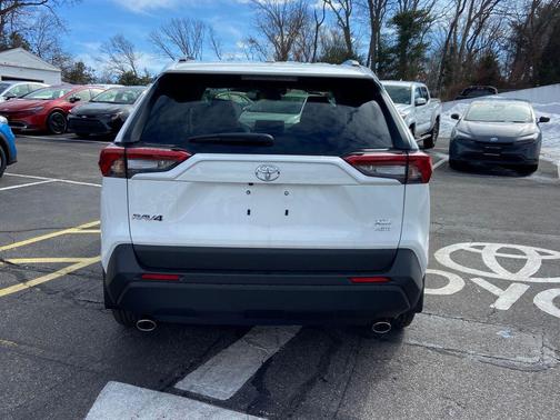 2025 Toyota RAV4 XLE