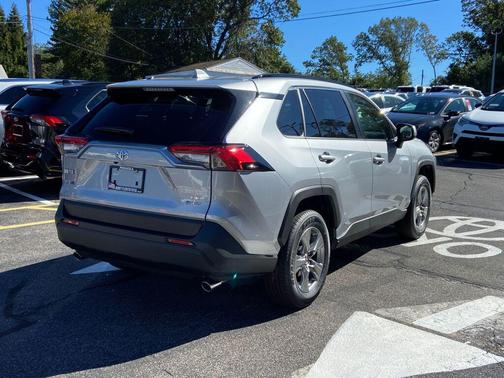 2025 Toyota RAV4 Hybrid LE