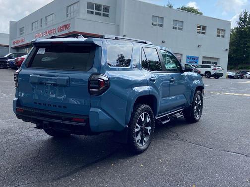 2025 Toyota 4Runner TRD Sport Premium w/ 20'' Nitto Tires & Predator St