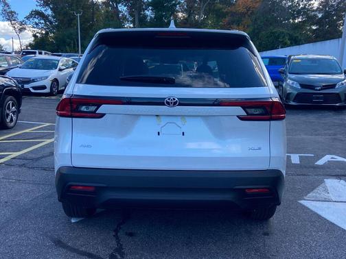 2025 Toyota Grand Highlander XLE