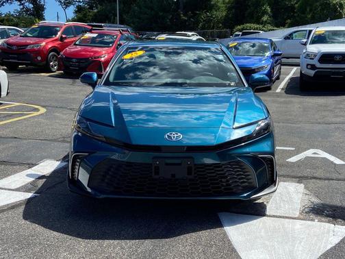 Ocean 2025 Toyota Camry SE