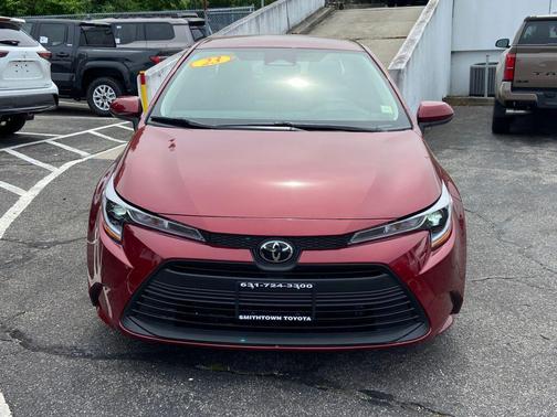 Pearl 2023 Toyota Corolla LE