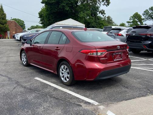 Pearl 2023 Toyota Corolla LE