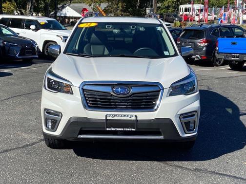 Crystal White Pearl 2021 Subaru Forester Touring