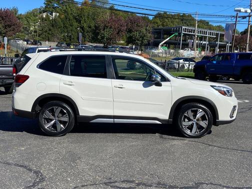 Crystal White Pearl 2021 Subaru Forester Touring