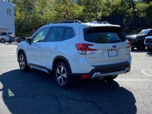 Crystal White Pearl 2021 Subaru Forester Touring