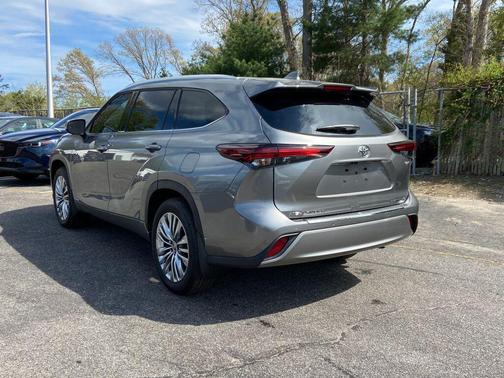 Gray 2026 Toyota Highlander Hybrid Platinum