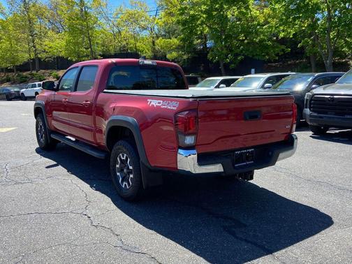 Barcelona Red Metallic 2018 Toyota Tacoma TRD Off Road