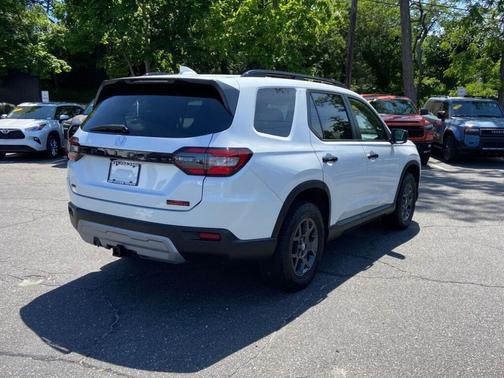 WHITE 2023 Honda Pilot AWD TrailSport