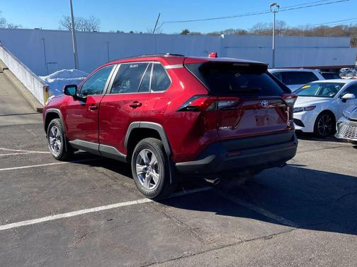 2025 Toyota RAV4 XLE