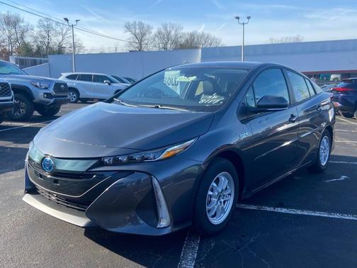 2022 Toyota Prius Prime XLE