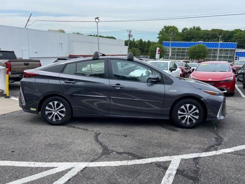 Magnetic Gray Metallic 2022 Toyota Prius Prime XLE