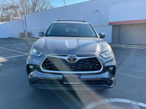 2022 Toyota Highlander LE