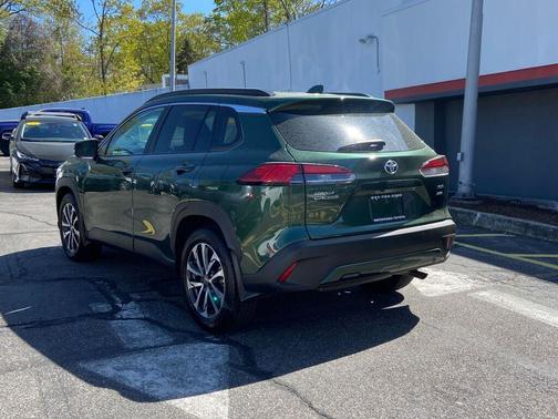 2024 Toyota Corolla Cross XLE
