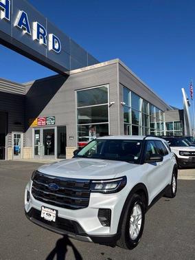 Space White Metallic 2026 Ford Explorer Active