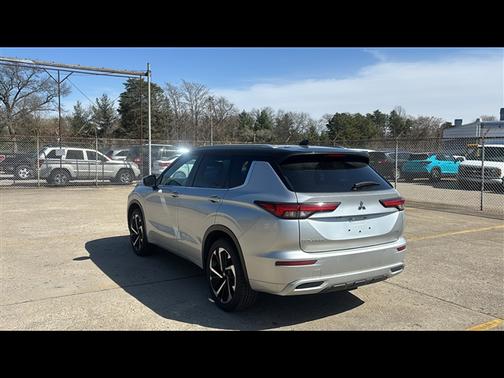 2023 Mitsubishi Outlander SEL 2.5 2WD