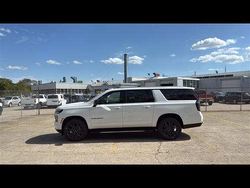 2025 Chevrolet Suburban LT