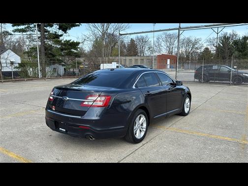 2017 Ford Taurus SEL