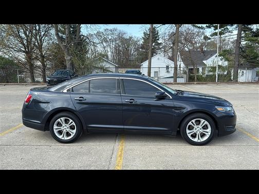2017 Ford Taurus SEL