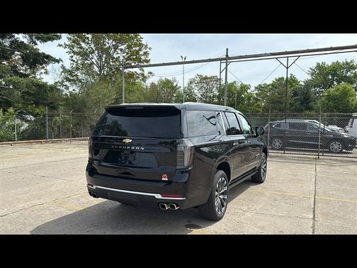 2025 Chevrolet Suburban 4WD High Country