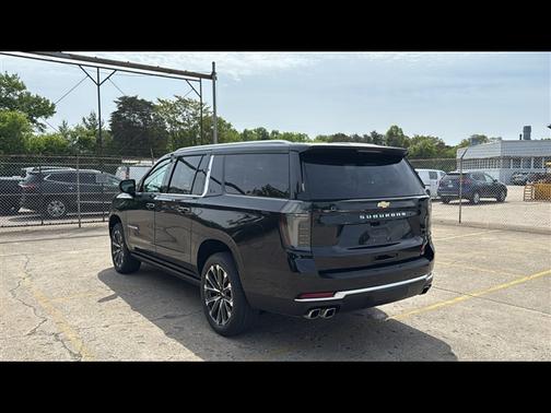 2025 Chevrolet Suburban 4WD High Country