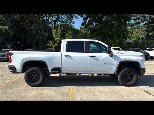 2025 Chevrolet Silverado 2500 4WD Crew Cab Standard Bed ZR2